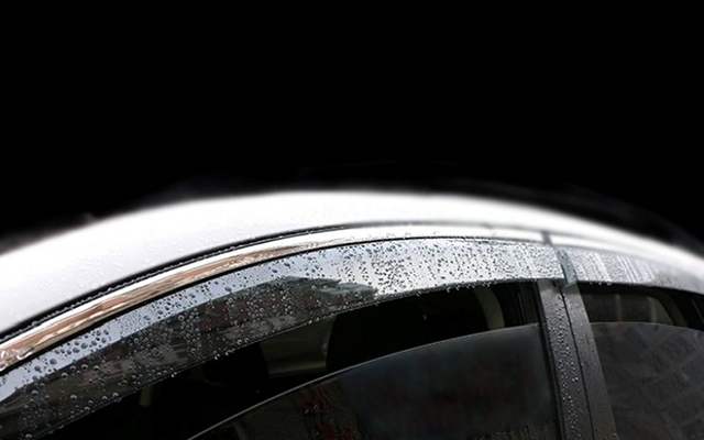 Kia 2011-2016 Sportage Window Visor - w\/ Chrome D9H22AK000